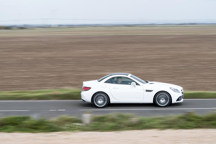  Mercedes-Benz SLC180 AMG Line (R172) 2016 года  (UK) (фото 31 из 40)